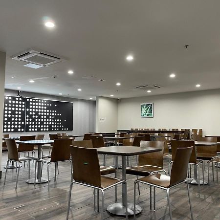 Days Inn By Wyndham Bronx Nyc نيو يورك المظهر الخارجي الصورة