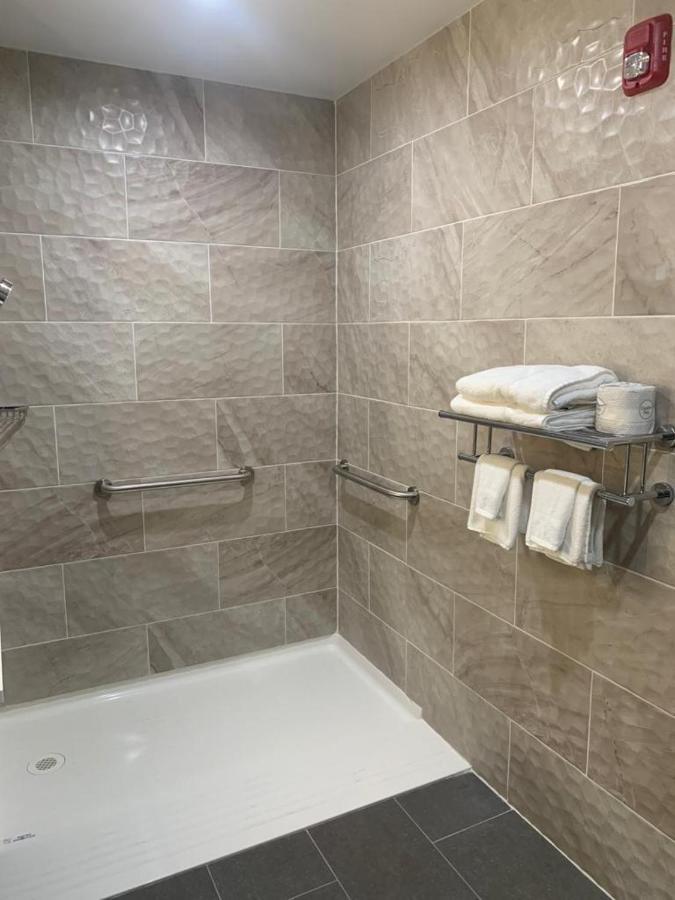 Days Inn By Wyndham Bronx Nyc نيو يورك المظهر الخارجي الصورة
